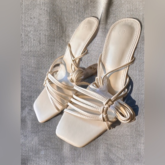 NEW Women’s Strappy Lace Up Heeled Sandals Square Open Toe Stiletto Tan Size 8.5 - Picture 3 of 11